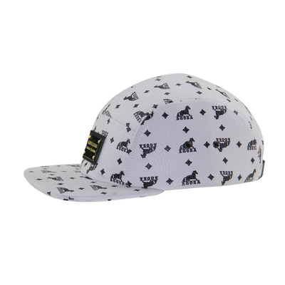 Metal rozet logosu ve deri kayışlı basılı PU 5 panel kamp şapkası