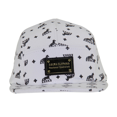 Metal rozet logosu ve deri kayışlı basılı PU 5 panel kamp şapkası