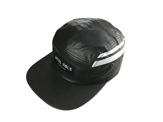Düz PU vizör ve dokuma etiketi logosu ile modaya uygun 5 panel kamp şapkası