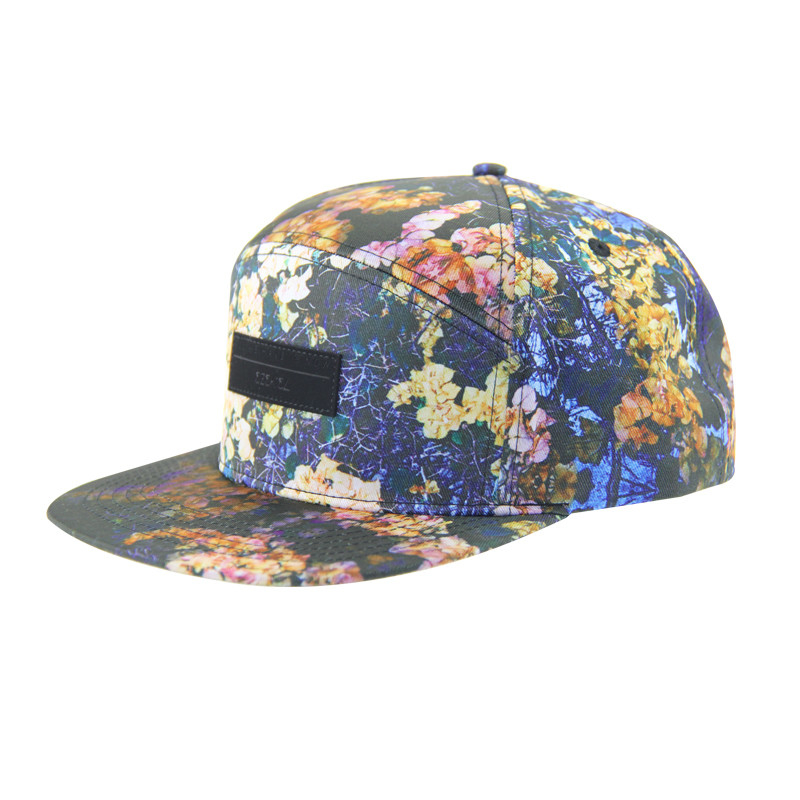 100% polyester 7 Panel Snapback Özel Kamp Şapkası Önünde Deri Yama Logo ile